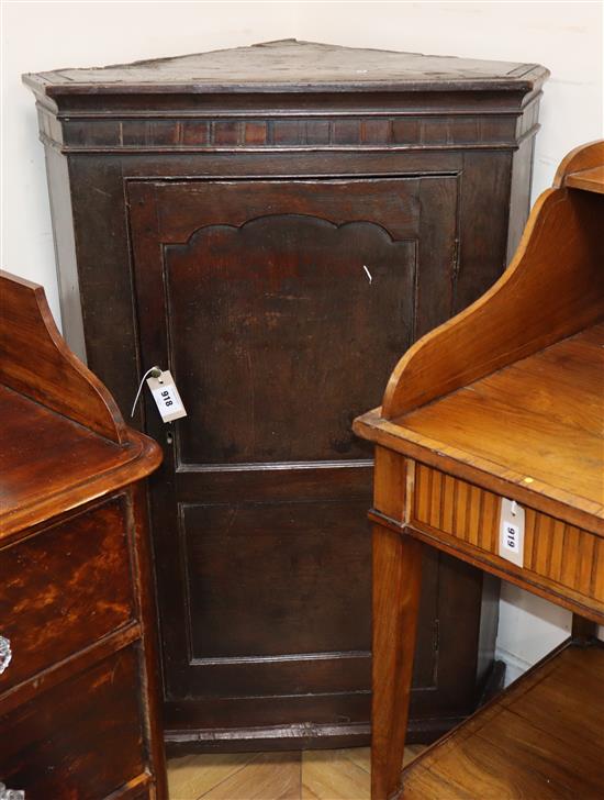 A George III oak and mahogany corner cabinet H.114cm